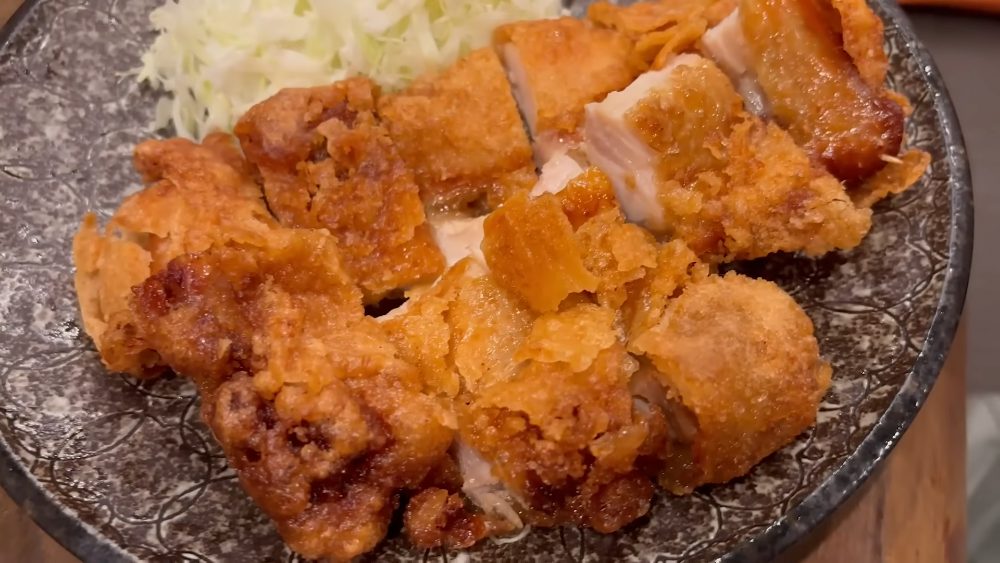 Sanzoku-age fried chicken thigh at Echigoya Heiji Akihabara (越後屋 平次 秋葉原店), Tokyo