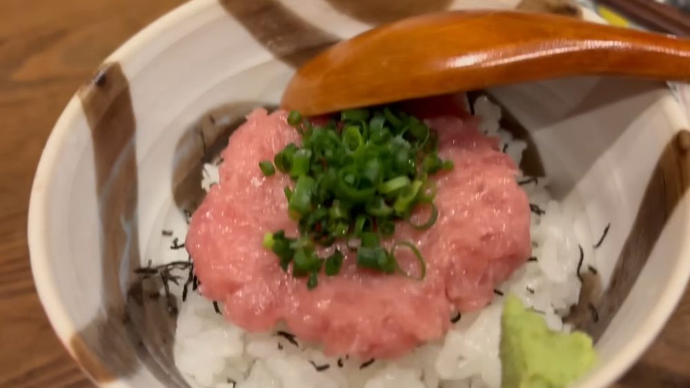 Negitoro small rice bowl (minced fatty tuna) at Echigoya Heiji Akihabara (越後屋 平次 秋葉原店), Tokyo