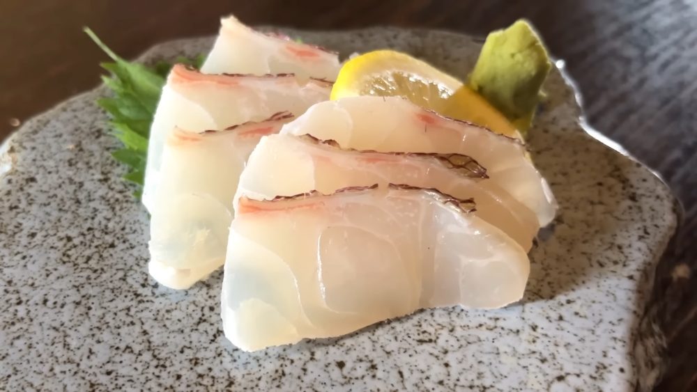 真鯛のお造り sea bream sashimi at 天空の月 渋谷 (Tenku no Tsuki Shibuya), Tokyo